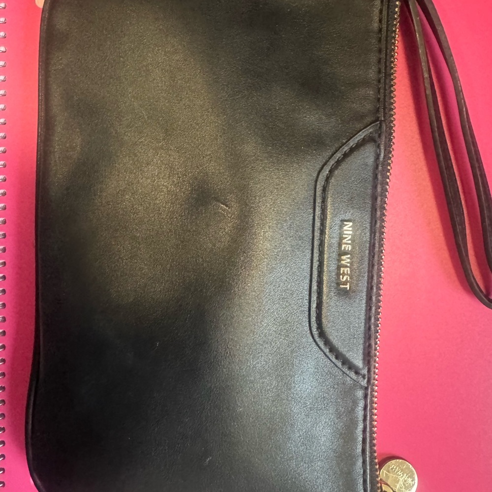 Nine West wristlet - Picture 2 of 3